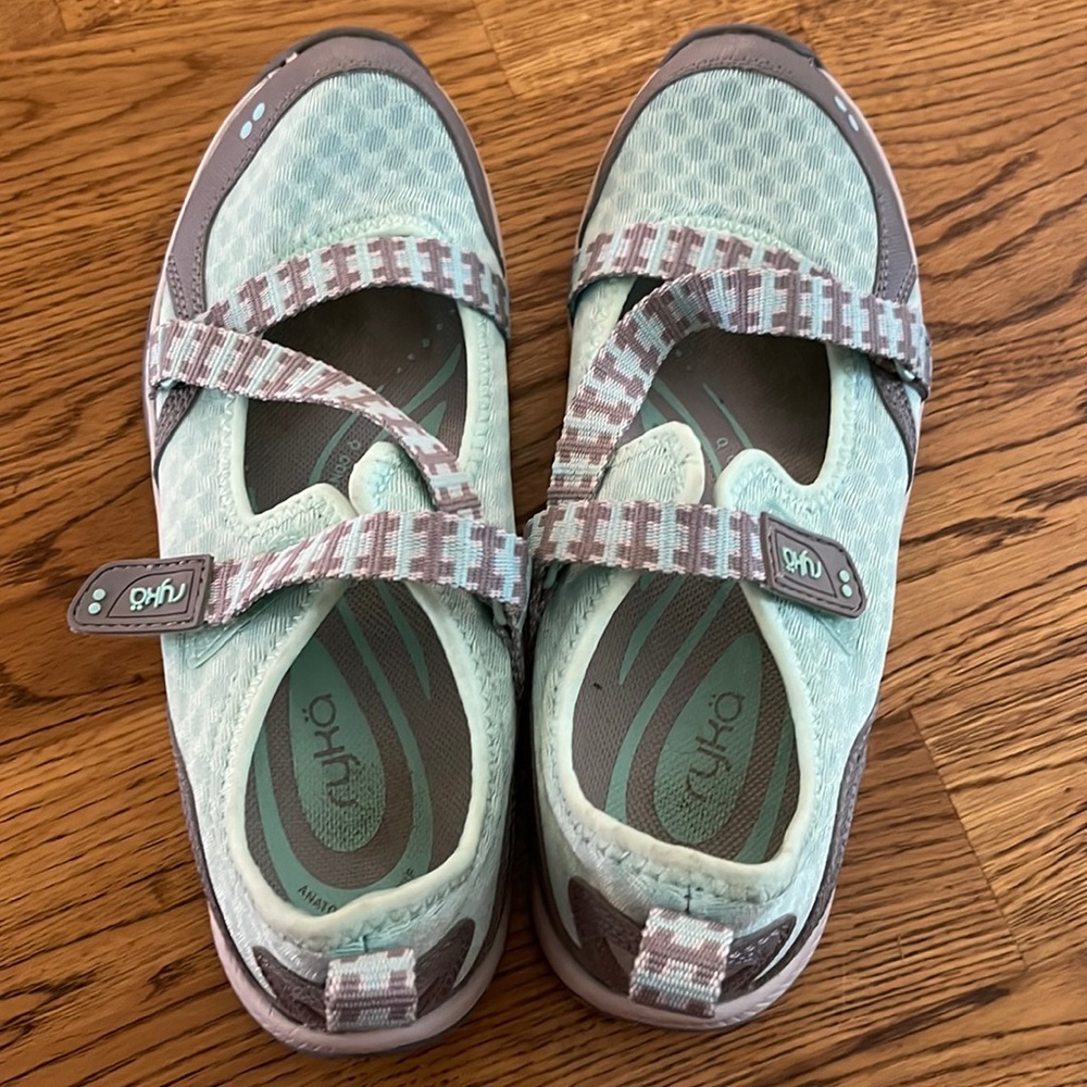 Ryka Walking Shoes - New Size 6